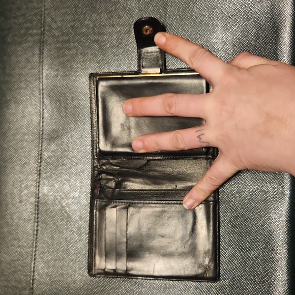 Chanel kiss lock wallet - Picture 5 of 9